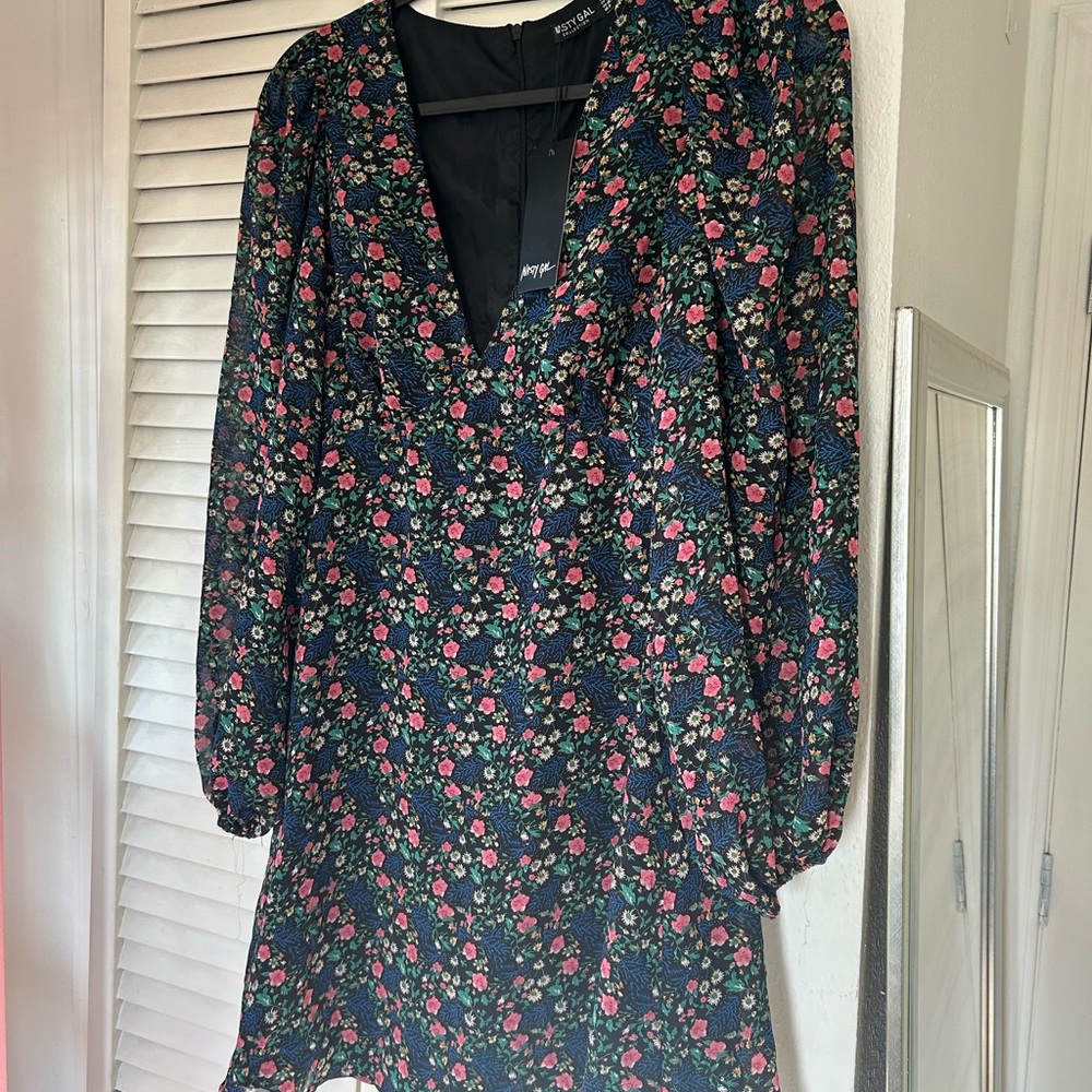 Nasty Gal Black Floral V-Neck Long Sleeve Mini Dress